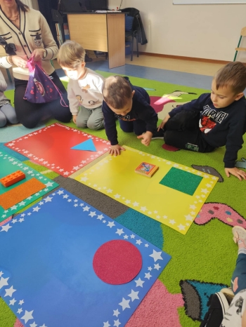 deeaf901-8084-4e84-acb2-ce97c6df26fd