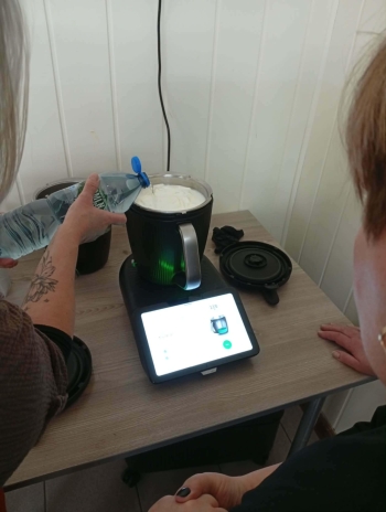 0f6ae651-21a9-4792-b0e7-f8214d97aeac