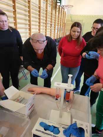 7f01b452-2fe6-464d-9053-50c8f78b7d9d