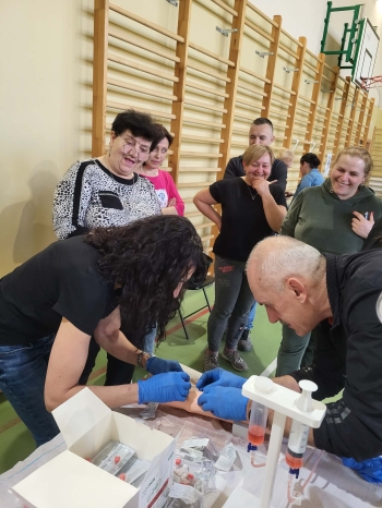 99ebd81a-d0b6-4016-a855-b4843705ef18