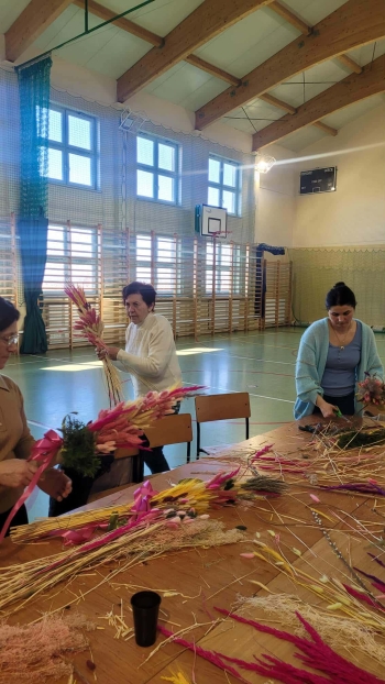 6ef8bb74-4e24-4dad-ae02-0e9fbf72daac