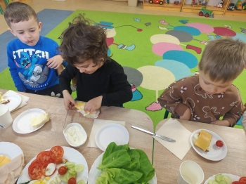 b5a1cabb-b30c-4e8b-a3de-325c70ab1b58