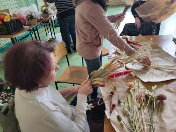 8f6df4e9-35eb-4fba-b4db-43dc9e376f0f