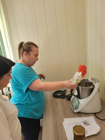 12f5e44d-0fda-4e08-8c69-6e83e69ce71b