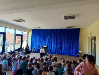 aaed2c12-4eb0-450e-8461-39f3a12f0545