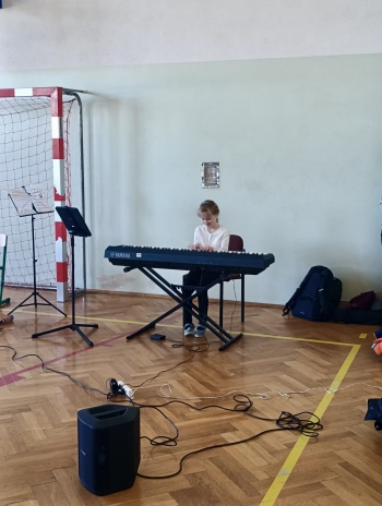 51e663f8-9de7-48cc-b8b5-8af612835783