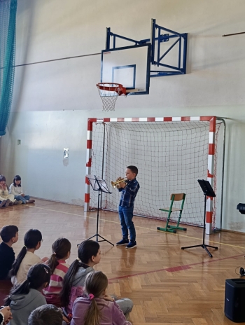 4e9f70d2-b954-467e-9804-6f95331a6aae