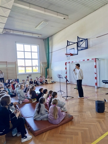 3fa7332d-5e1c-4edb-bf26-c79475b772f3