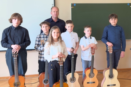 Audycja muzyczna klasy gitary Pana Pawła Lekkiego - Porąbka Uszewska