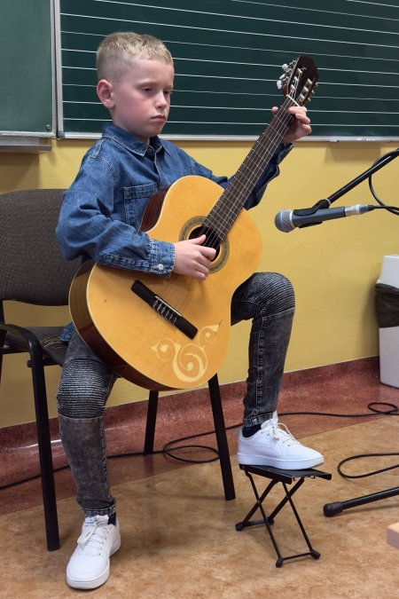 Audycja muzyczna klasy gitary Pana Pawła Lekkiego - Gromnik